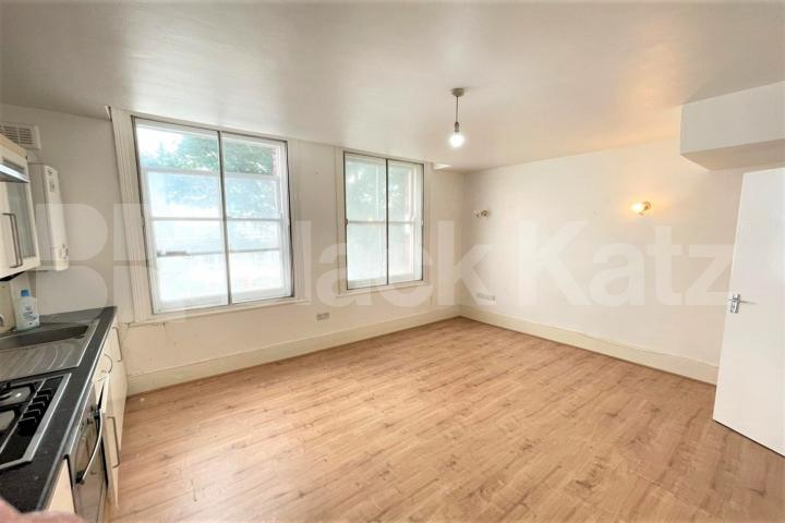 Two bedroom flat in Archway situated on the first floor of a gated conversion Holloway Road, Archway 